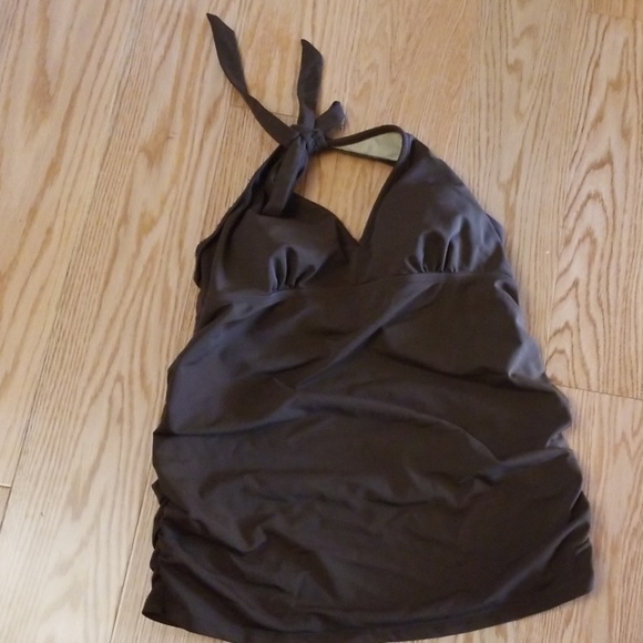 Super flattering maternity swim wear, super cute - Picture 2 of 3